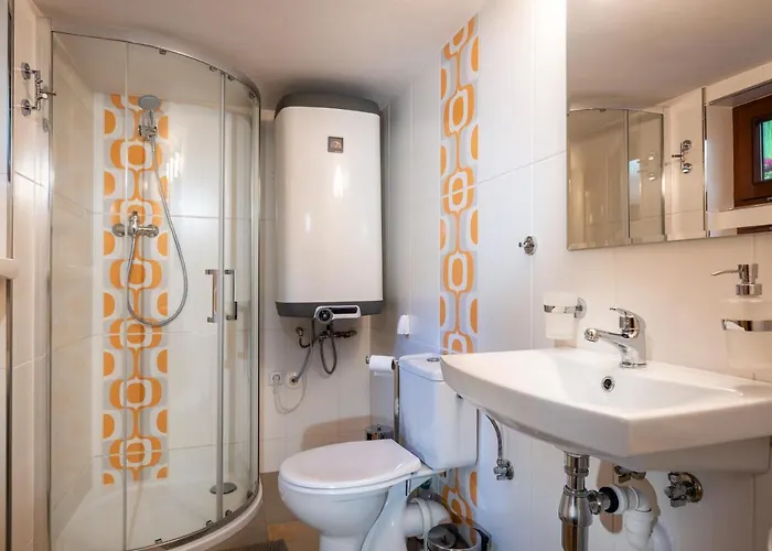 Privat Mako * Trstene